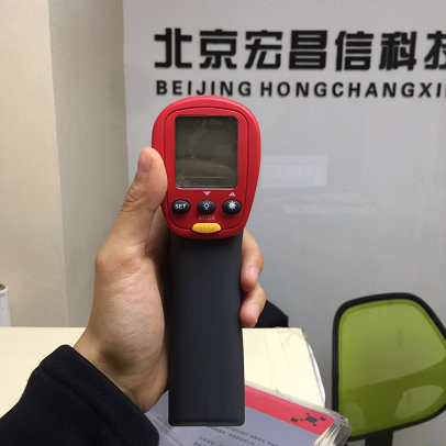 UT303C 便携式红外测温仪（1050度）2